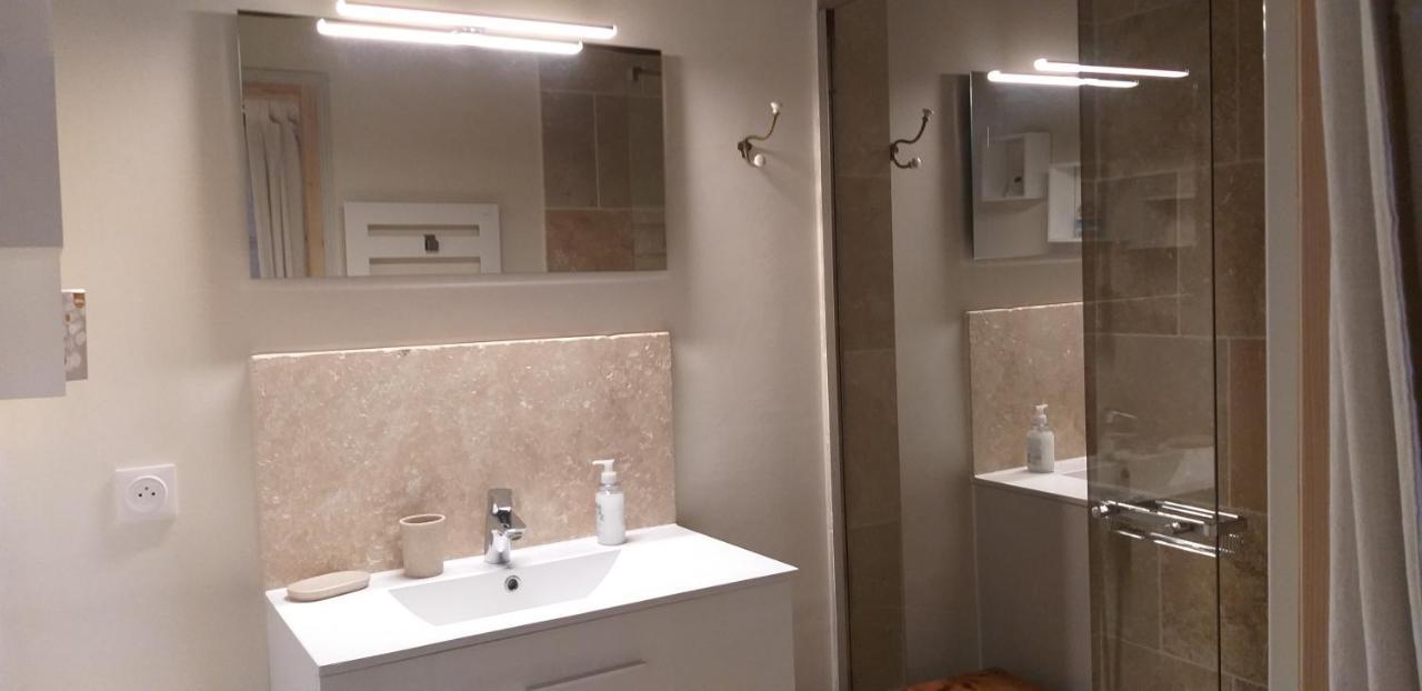 Suite De Charme Dans Une Maison Charentaise Cozes Dış mekan fotoğraf