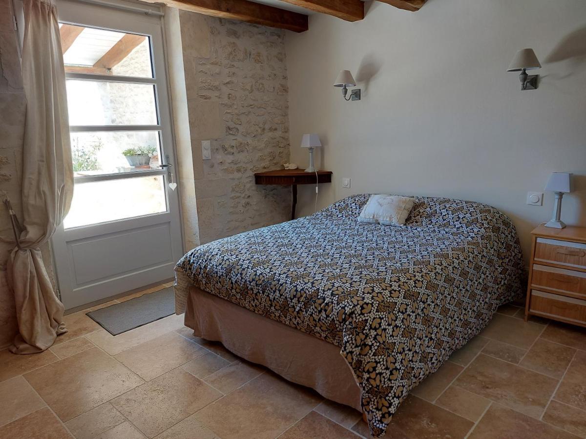 Suite De Charme Dans Une Maison Charentaise Cozes Dış mekan fotoğraf